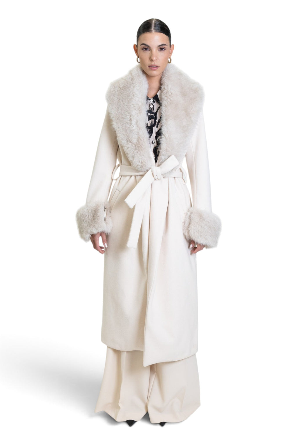 CAPPOTTO VESTAGLIA CON DETTAGLI IN ECO-VISONE