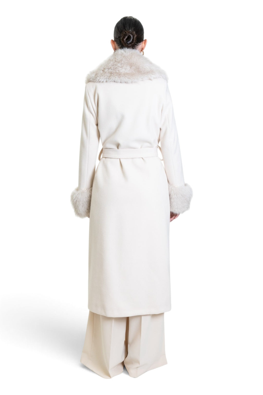 CAPPOTTO VESTAGLIA CON DETTAGLI IN ECO-VISONE