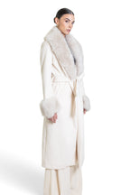 CAPPOTTO VESTAGLIA CON DETTAGLI IN ECO-VISONE
